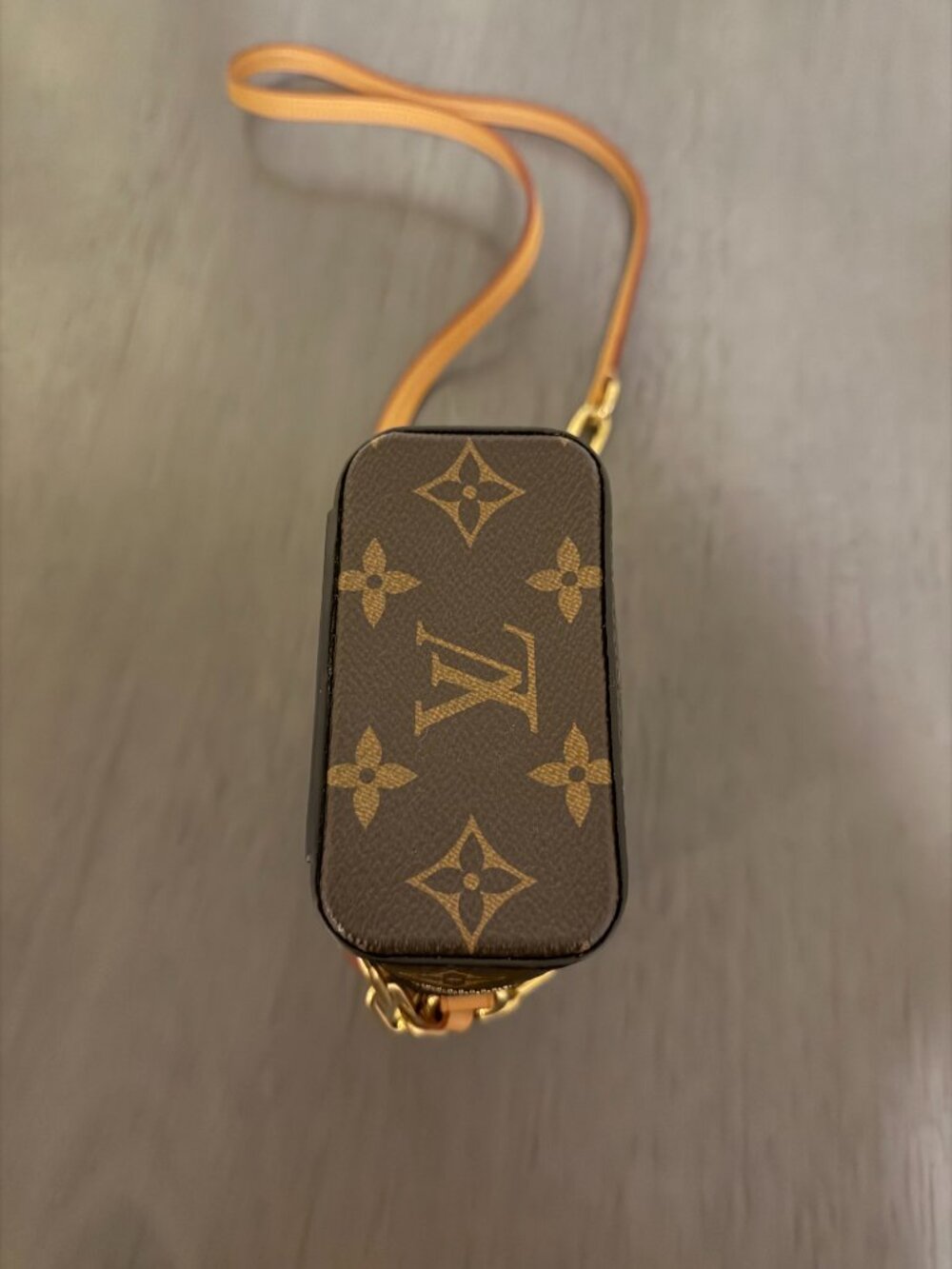 LV Phone Box - Picture 7 of 16